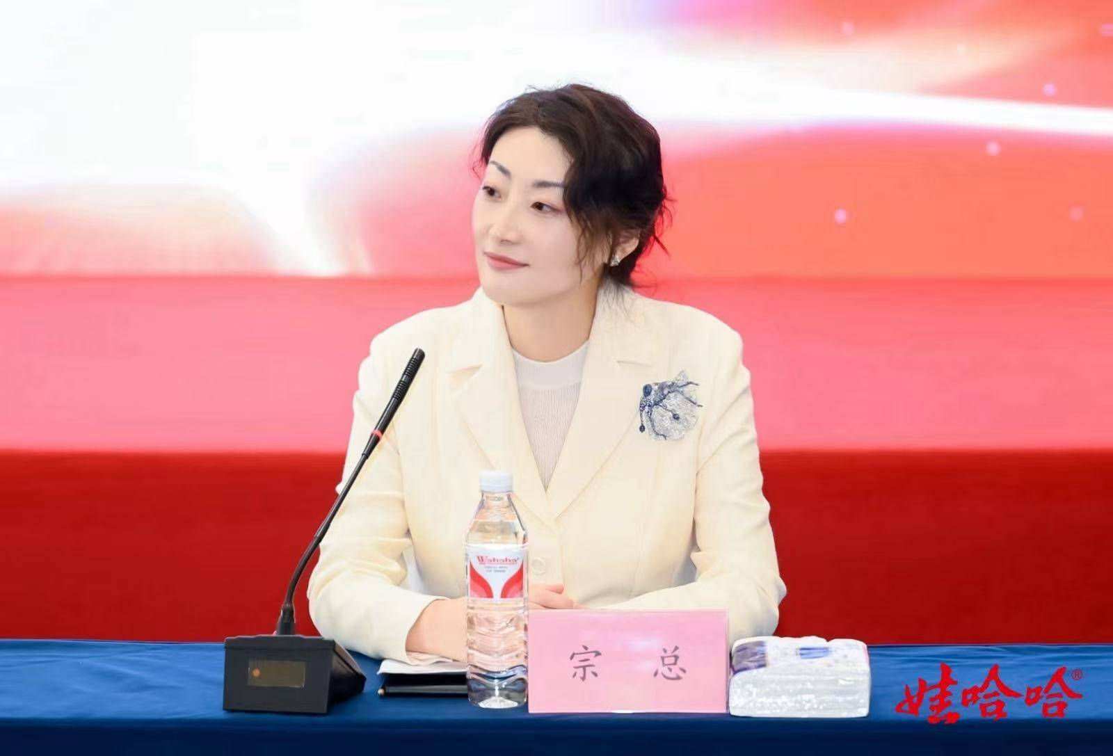 商業(yè)頭條No.89 | 專訪宗馥莉：做一個“追趕者”，不急于證明自己
