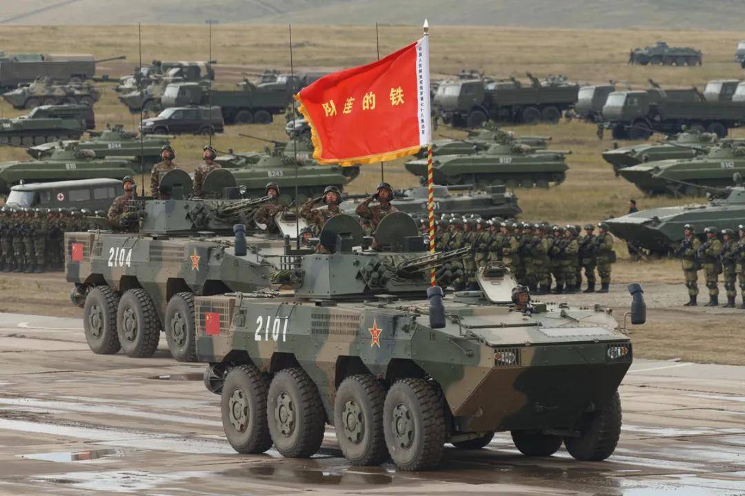 最近突然爆火采訪！吳京：坦克沒有后視鏡的——為啥會(huì)被網(wǎng)友噴？
