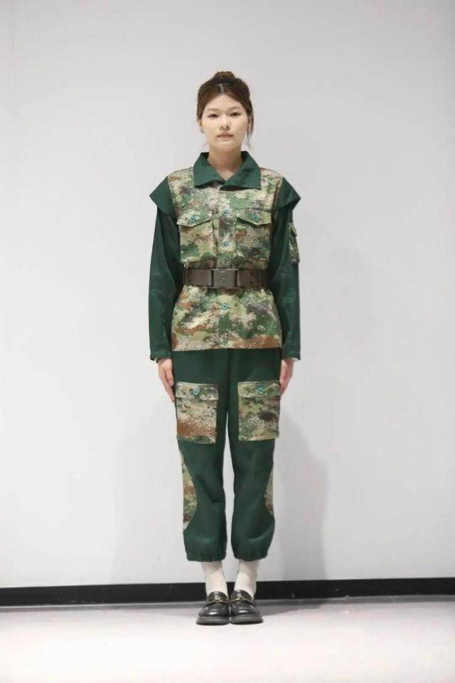 淄博這所高校一夜爆火！272萬(wàn)人選“最顯眼”新生軍訓(xùn)服，定版了！