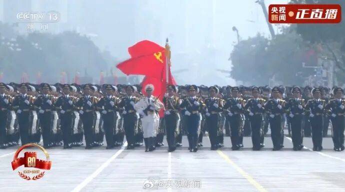 殲20S、DF61導(dǎo)彈，震撼亮相！三支兵種首次亮相天安門廣場(chǎng)，空中梯隊(duì)?wèi)?zhàn)機(jī)起飛