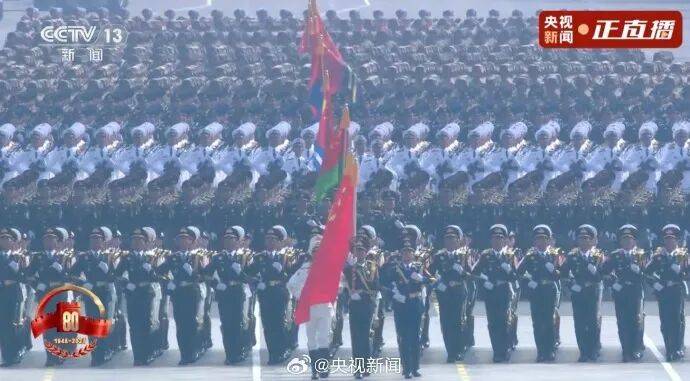 殲20S、DF61導(dǎo)彈，震撼亮相！三支兵種首次亮相天安門廣場(chǎng)，空中梯隊(duì)?wèi)?zhàn)機(jī)起飛