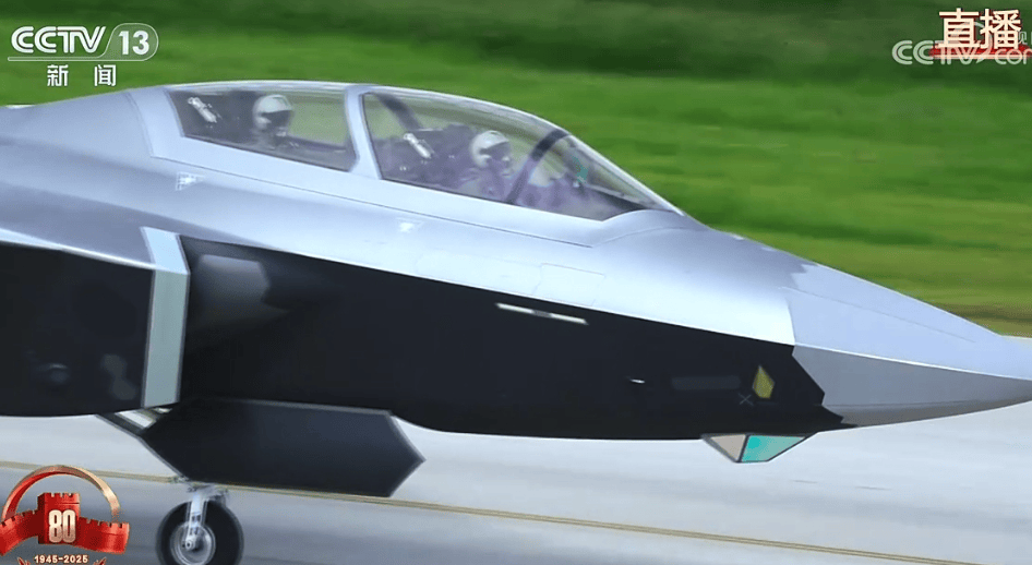 東風-61、巨浪-3、折疊翼預警機、殲-20S，畫面披露！