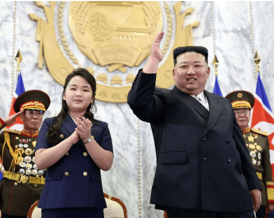 金正恩女兒首登國際舞臺，引爆接班傳聞！英國首相被架空，工黨內(nèi)斗成全武行…