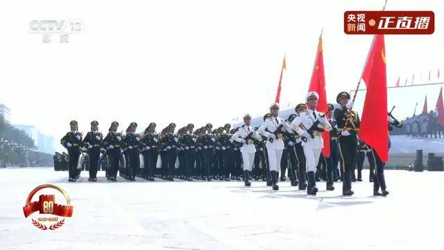 不裝了！一口氣看完九三大閱兵武器裝備！誰說我們一個也不認(rèn)識？