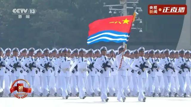 不裝了！一口氣看完九三大閱兵武器裝備！誰說我們一個也不認(rèn)識？