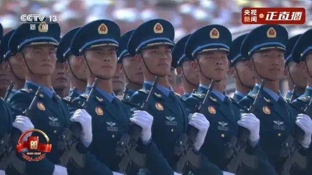 不裝了！一口氣看完九三大閱兵武器裝備！誰說我們一個也不認(rèn)識？