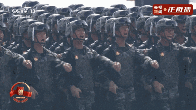 不裝了！一口氣看完九三大閱兵武器裝備！誰說我們一個也不認(rèn)識？