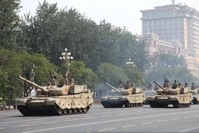 不裝了！一口氣看完九三大閱兵武器裝備！誰說我們一個也不認(rèn)識？