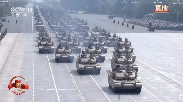 不裝了！一口氣看完九三大閱兵武器裝備！誰說我們一個也不認(rèn)識？