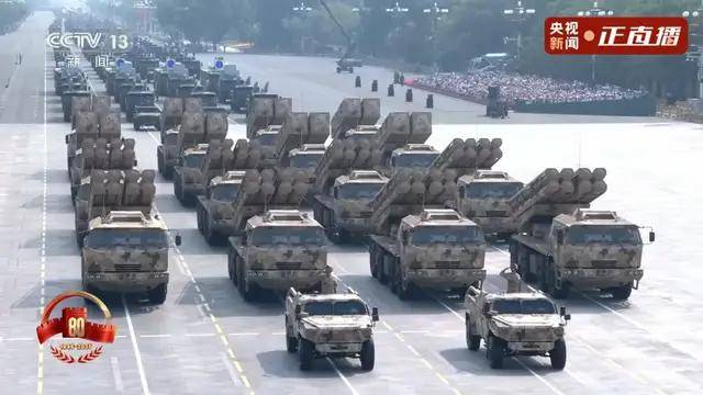 不裝了！一口氣看完九三大閱兵武器裝備！誰說我們一個也不認(rèn)識？