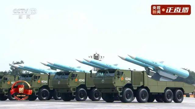 不裝了！一口氣看完九三大閱兵武器裝備！誰說我們一個也不認(rèn)識？