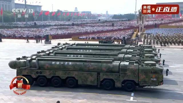 不裝了！一口氣看完九三大閱兵武器裝備！誰說我們一個也不認(rèn)識？