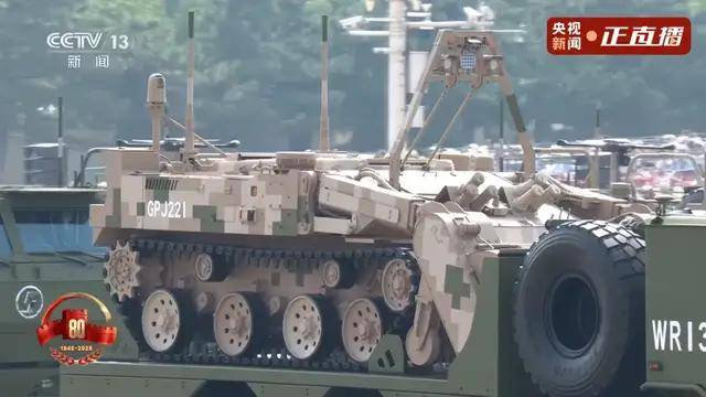 不裝了！一口氣看完九三大閱兵武器裝備！誰說我們一個也不認(rèn)識？