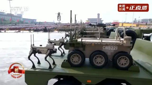 不裝了！一口氣看完九三大閱兵武器裝備！誰說我們一個也不認(rèn)識？
