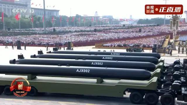 不裝了！一口氣看完九三大閱兵武器裝備！誰說我們一個也不認(rèn)識？