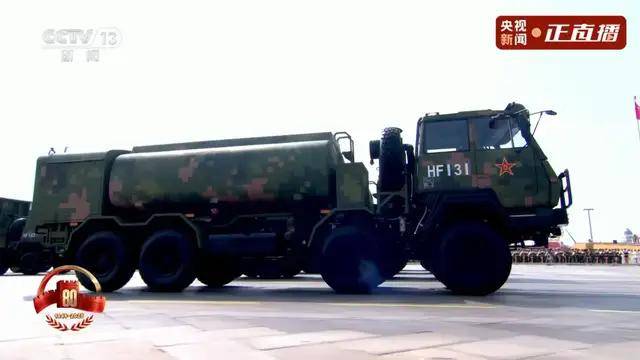 不裝了！一口氣看完九三大閱兵武器裝備！誰說我們一個也不認(rèn)識？