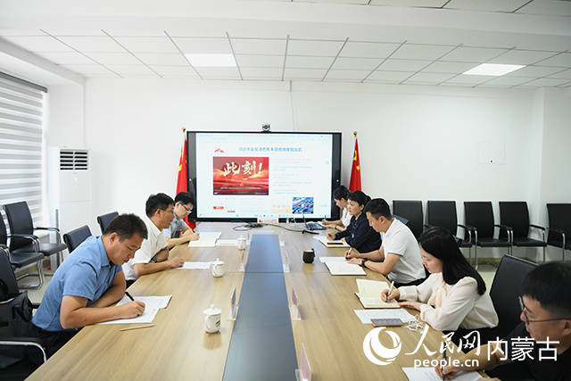 內(nèi)蒙古自治區(qū)民政廳廳長(zhǎng)亢學(xué)棟一行到人民網(wǎng)內(nèi)蒙古分公司座談