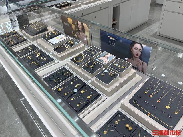 大盤(pán)金價(jià)跌破900元/克，長(zhǎng)沙市場(chǎng)“銷(xiāo)售熱”與“回收潮”并行