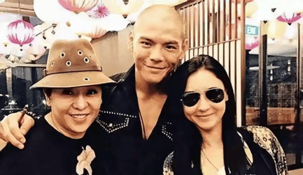 考古丨《喜劇之王》的“頂級售后”？周星馳罕見露面為張柏芝打call，瞬間點燃全場！